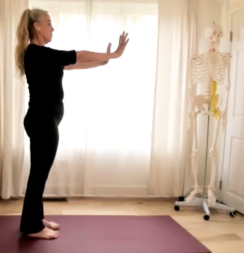 Leslee teaching Core Lit Up - Tune Yoga
